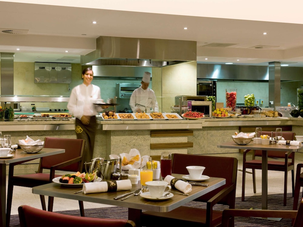 Sofitel London Heathrow 34/50