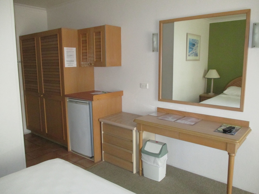 Mercure Cairns 7/64