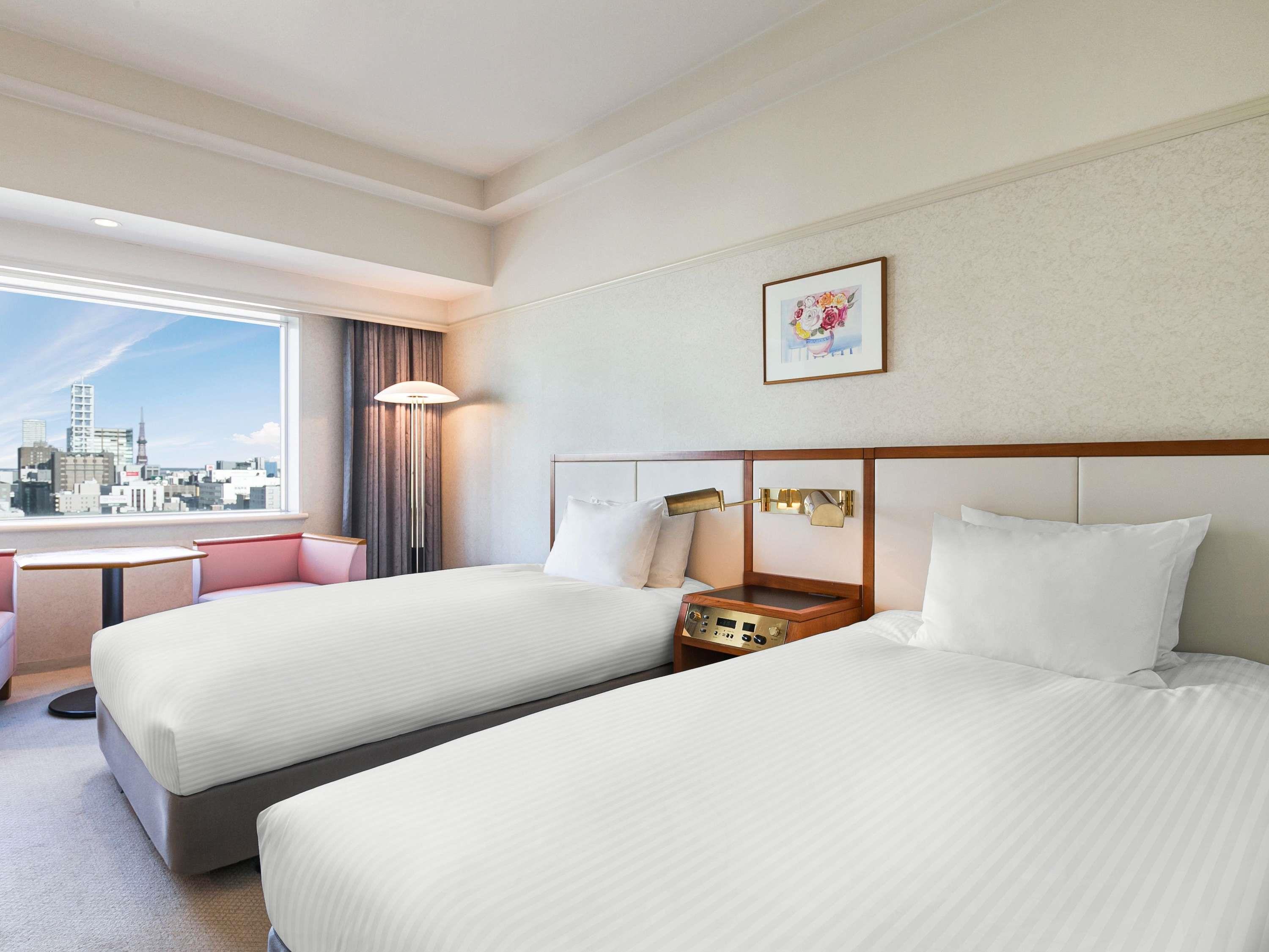 Classic, Single, Twin Beds, City Side
