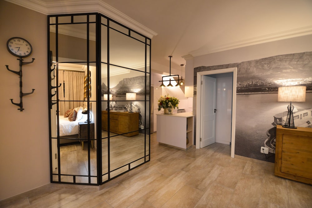 dk villas 2 The Boardwalk (Hout Bay) 2/50