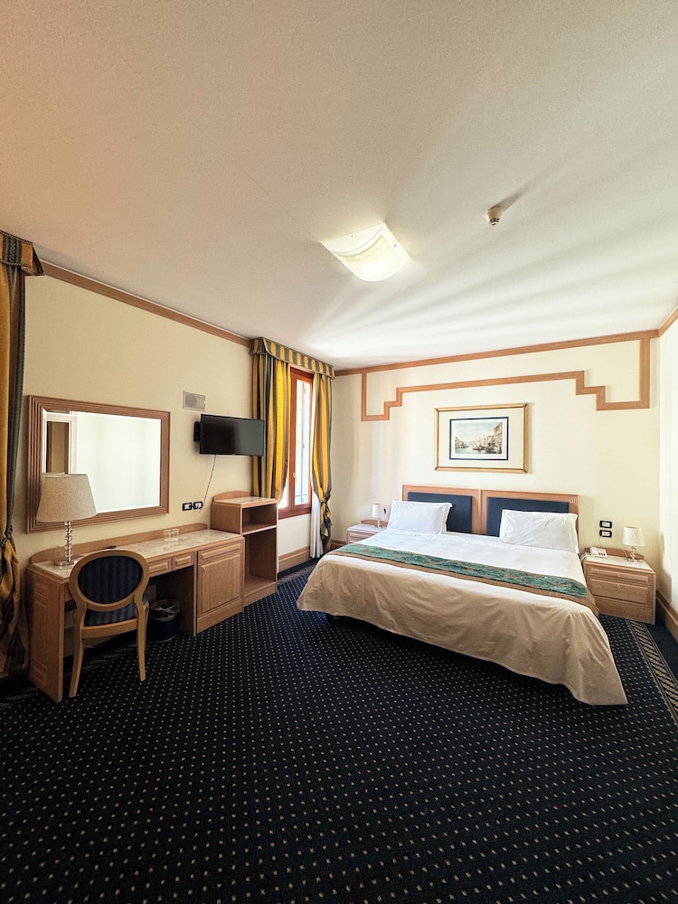 1 BEDROOM, PREMIUM