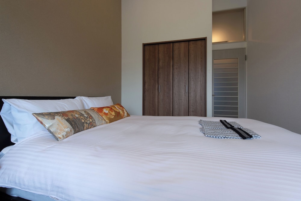 BASIC, DOUBLE BED