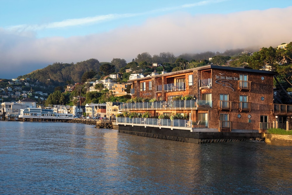 The Inn Above Tide 1/50