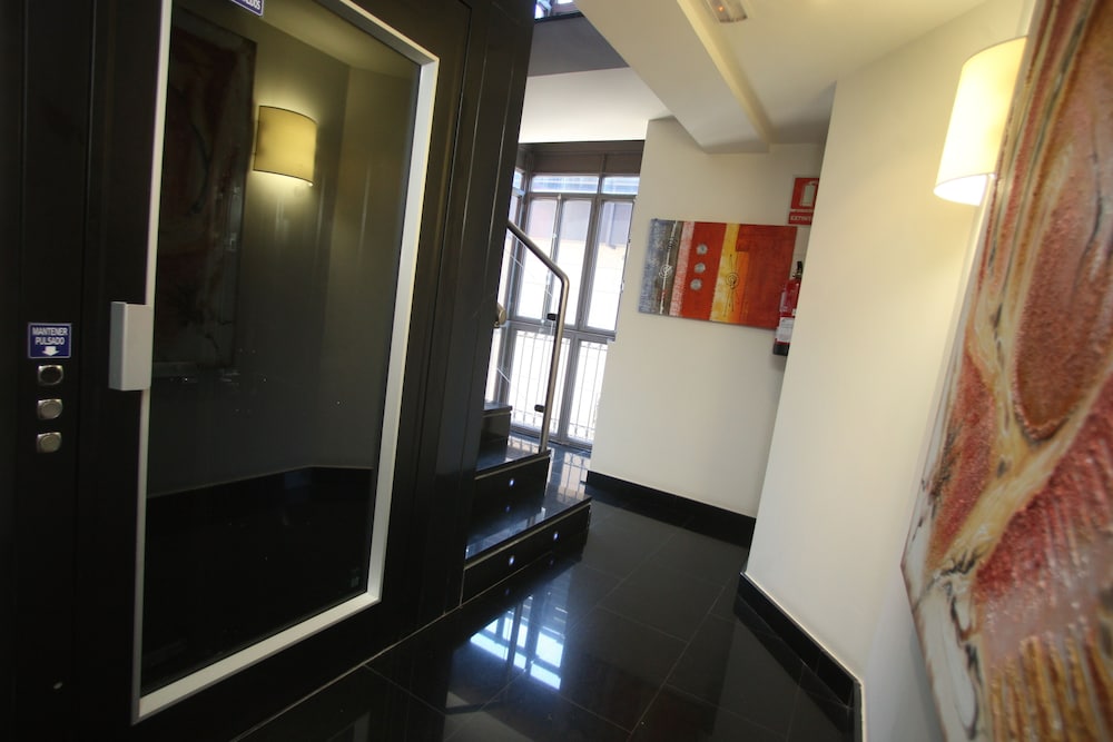 Hotel Castilla 28/38