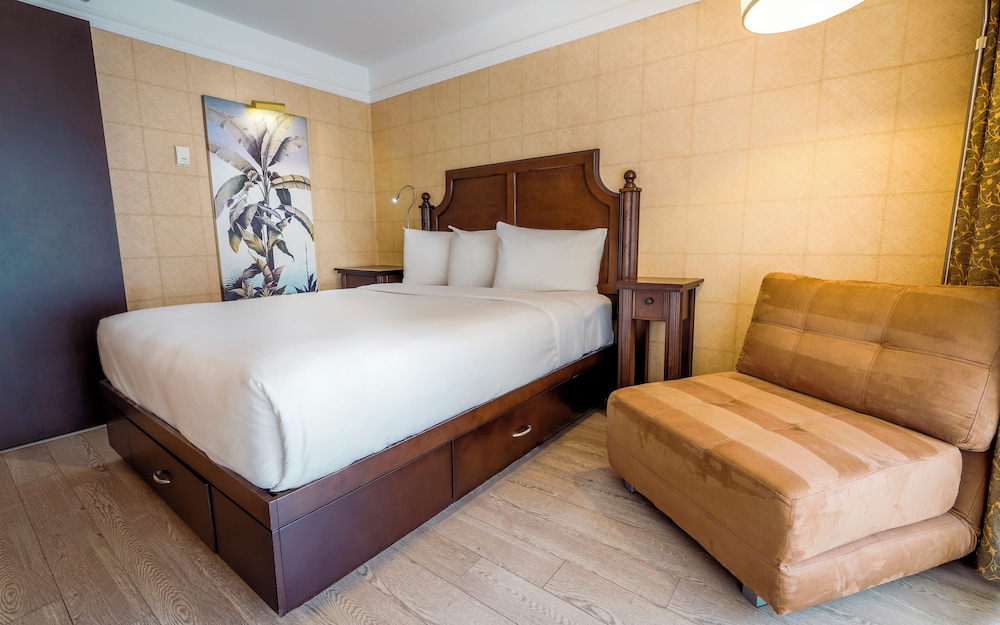 CLASSIC, QUEEN BED