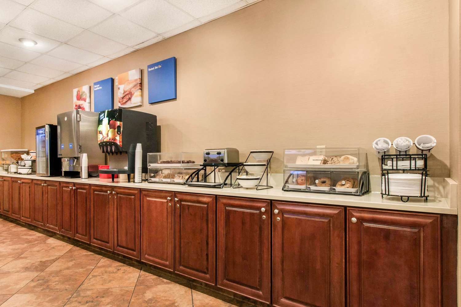 Comfort Inn and Suites Omaha Central 9/42
