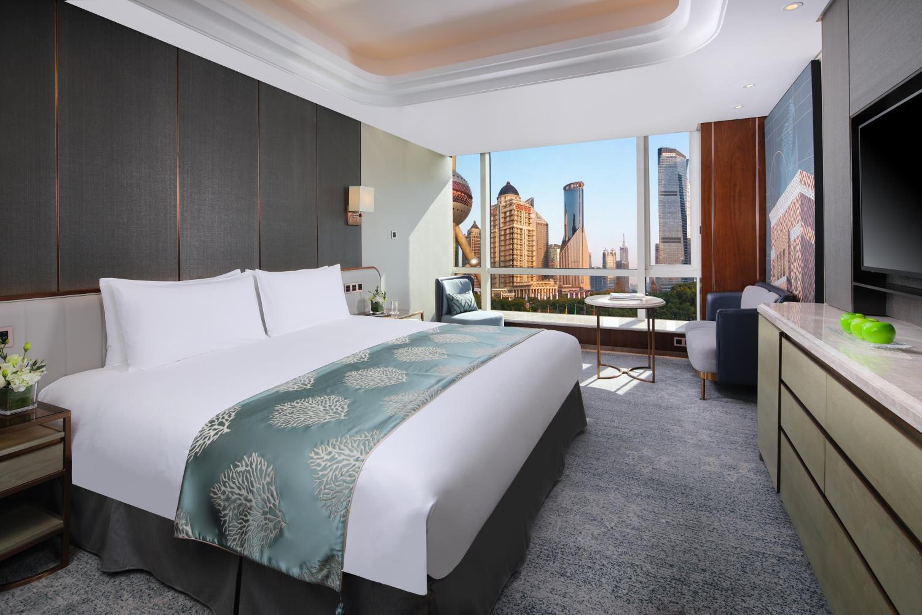 غرفة سوبيريور بسريرين منفصلين بإطلالة على الحديقة، Oriental Riverside Hotel Shanghai International Convention Center 2/5