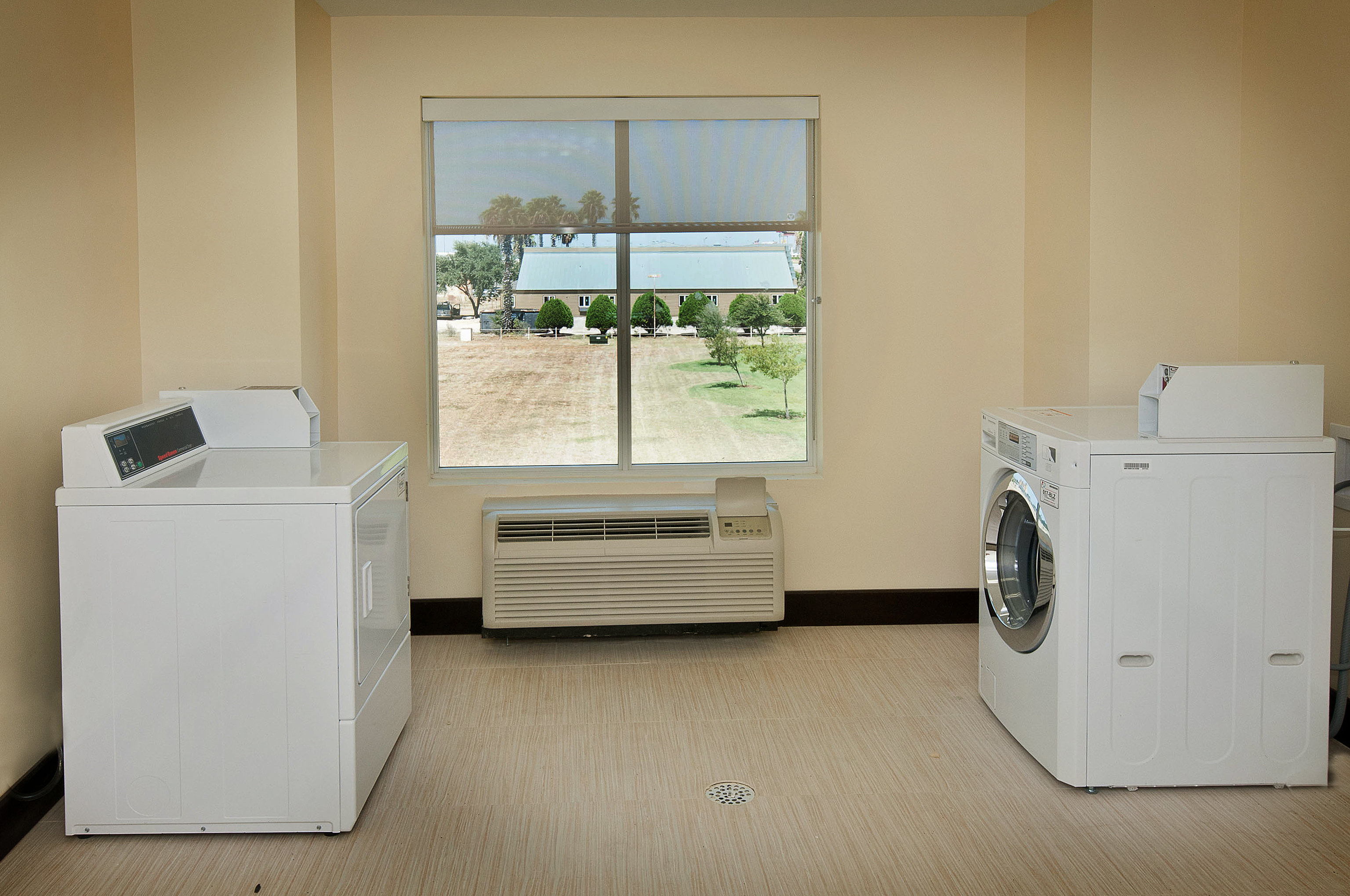 Holiday Inn Express Hotel Suites Pearsall 39/39