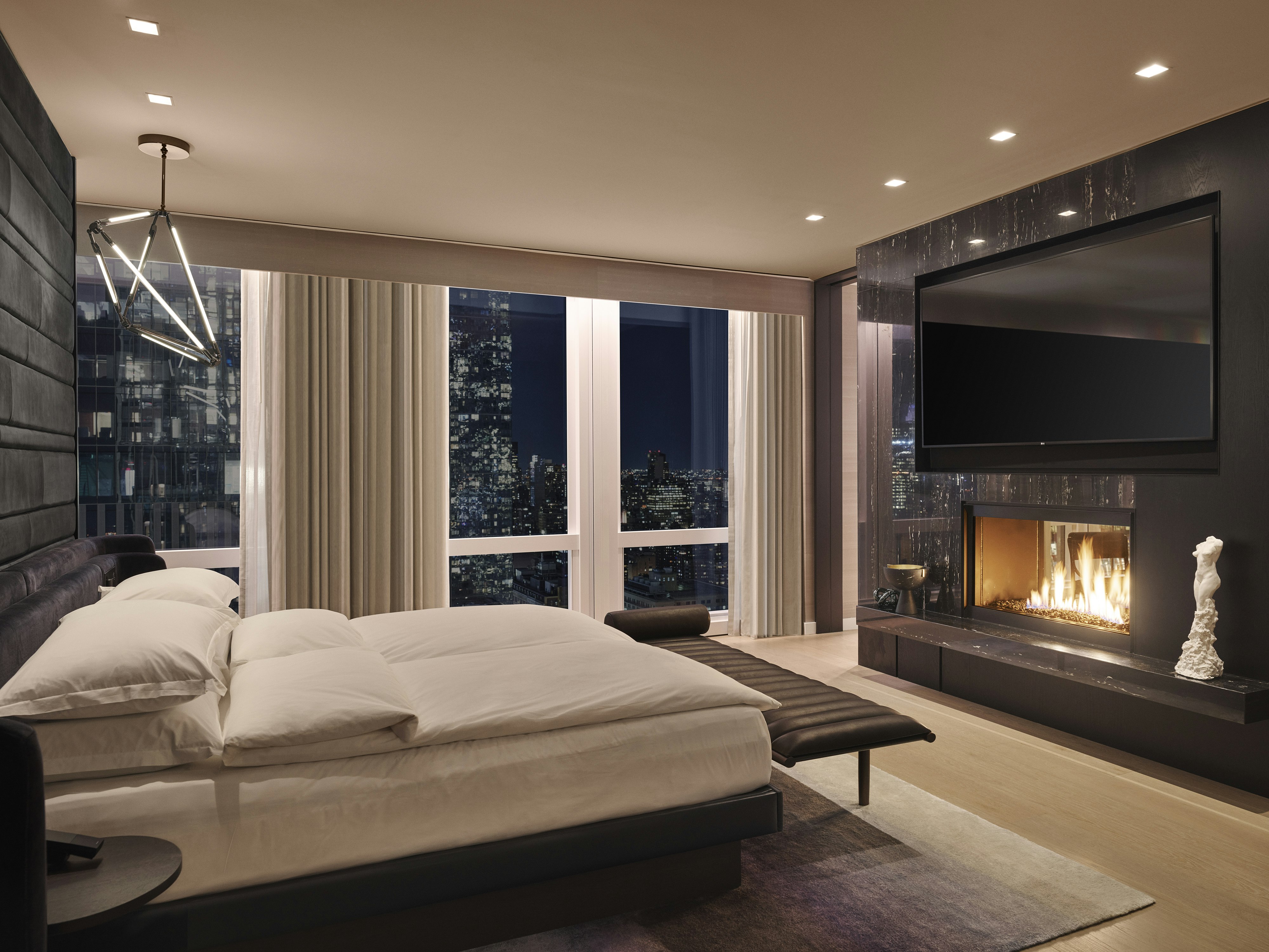 Equinox Hotel 23/78