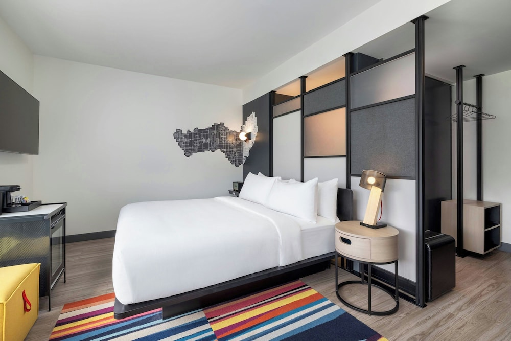 Aloft, King Bed