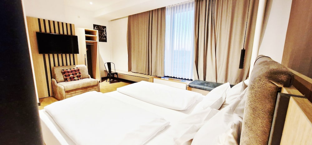 Roomingtons Munich Airport 14/46