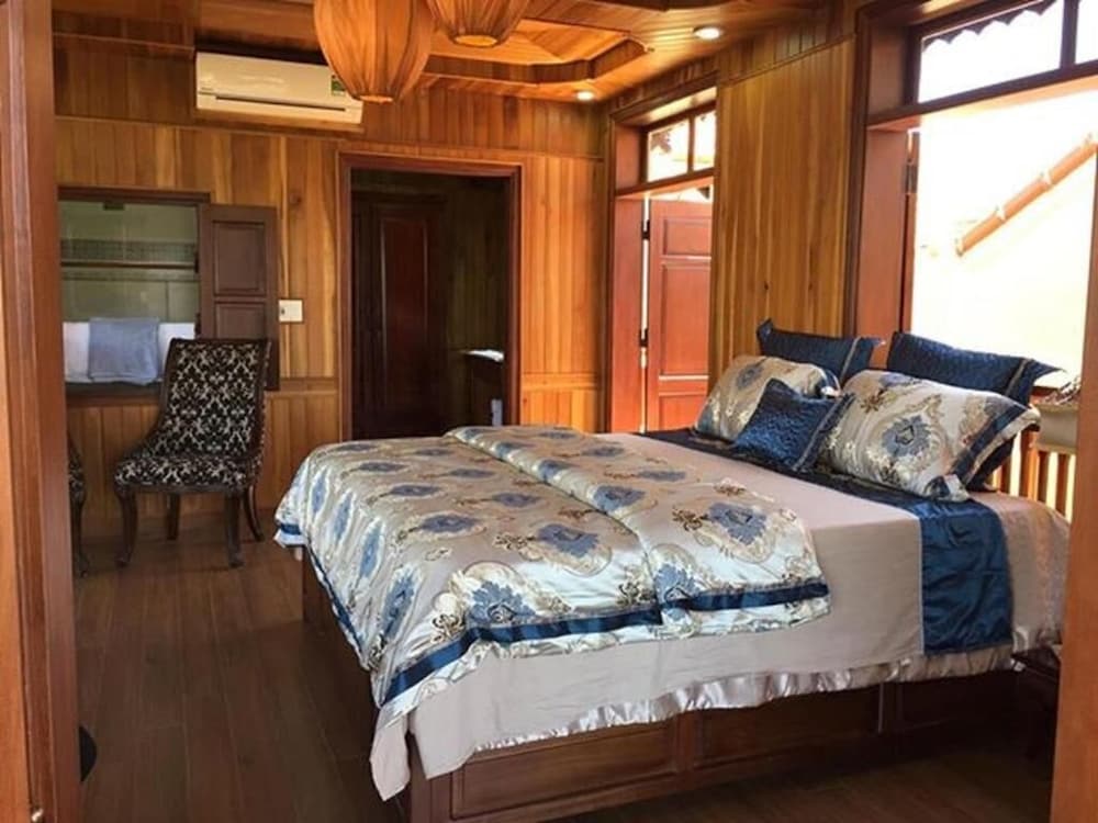 DELUXE, BUNGALOW, QUEEN BED