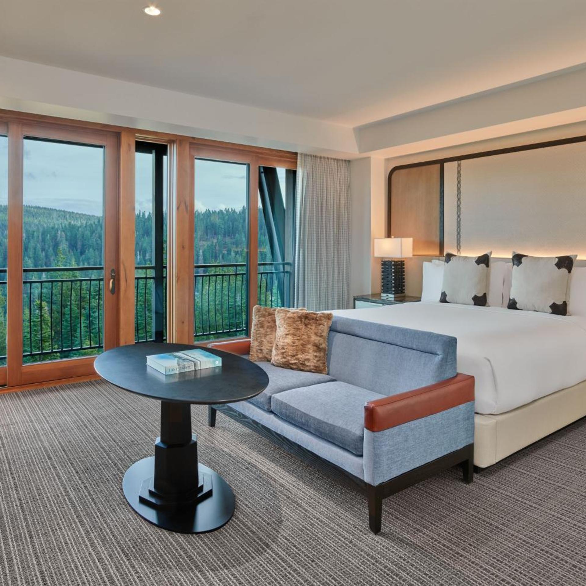 Deluxe, King Bed, Mountain View