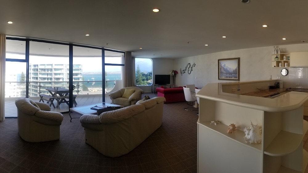Oceanside Resort and Twin Towers 50/78
