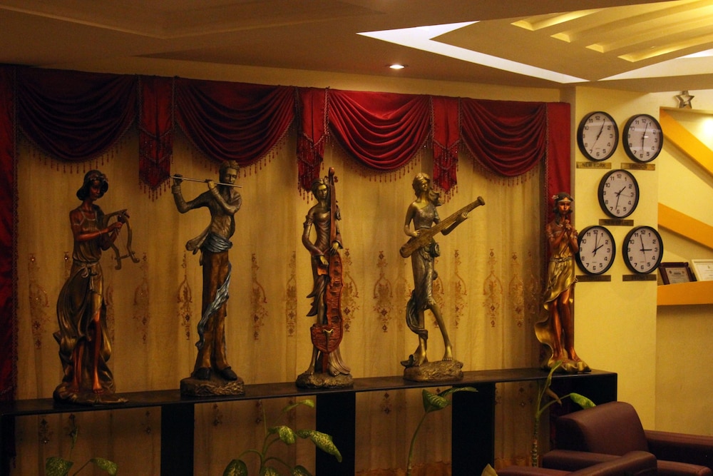 Hotel Sapphire 35/68