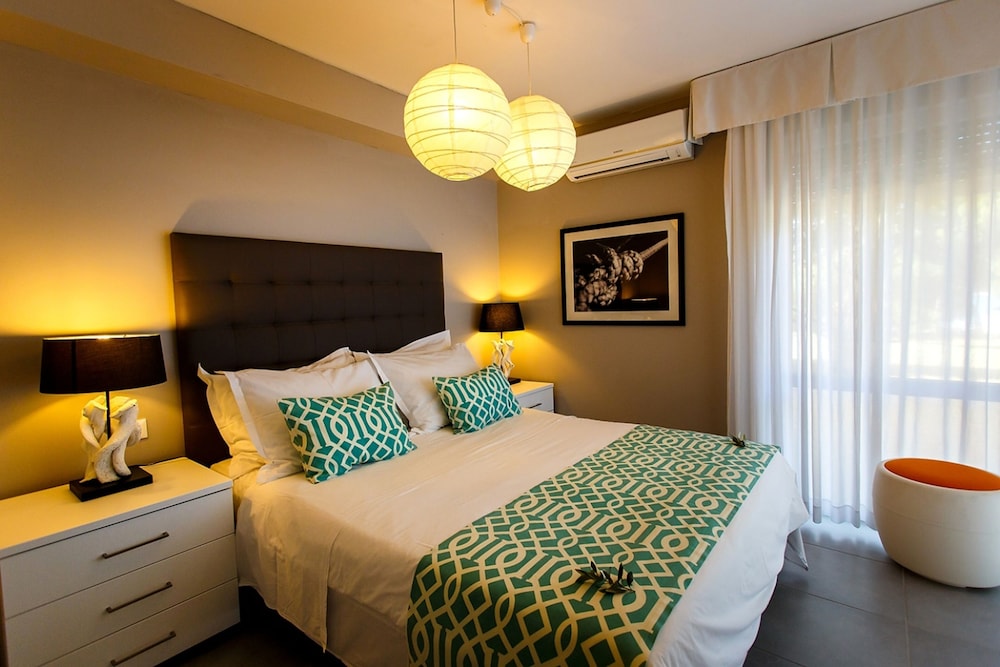 1 Bedroom, Apartment, Queen and Twin Beds, Beach Front