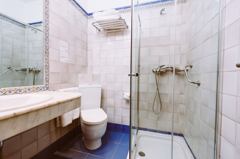 Basic Hotel Dona Manuela 37/40