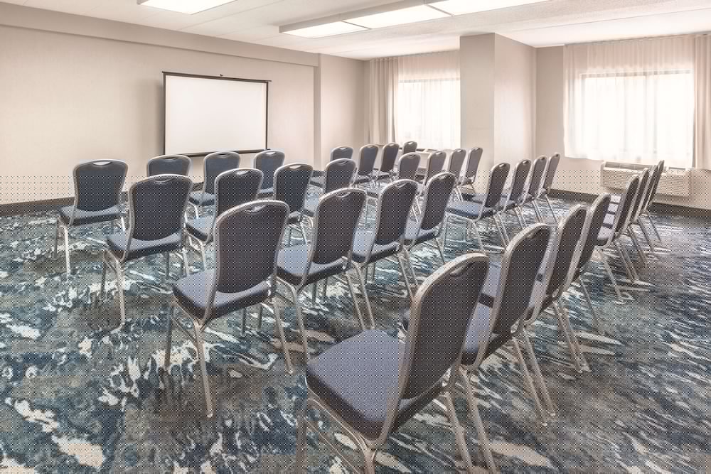 La Quinta Inn & Suites by Wyndham Philadelphia Airport 45/49