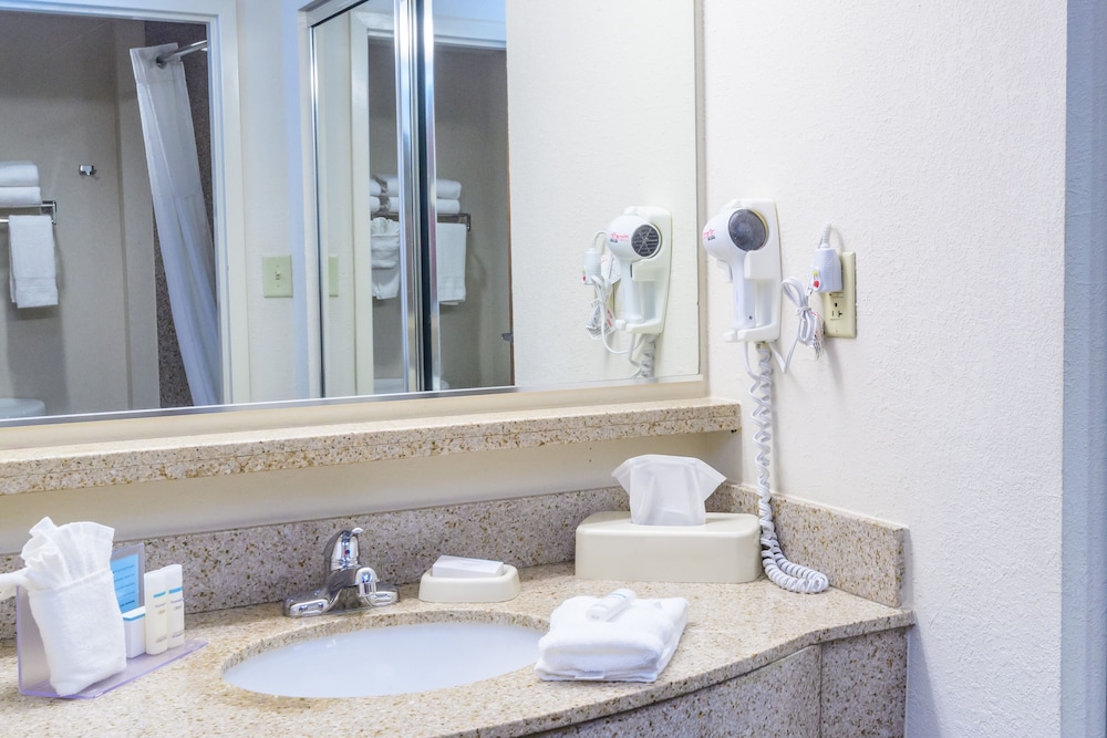 Hampton Inn Houston-Pearland 15/81