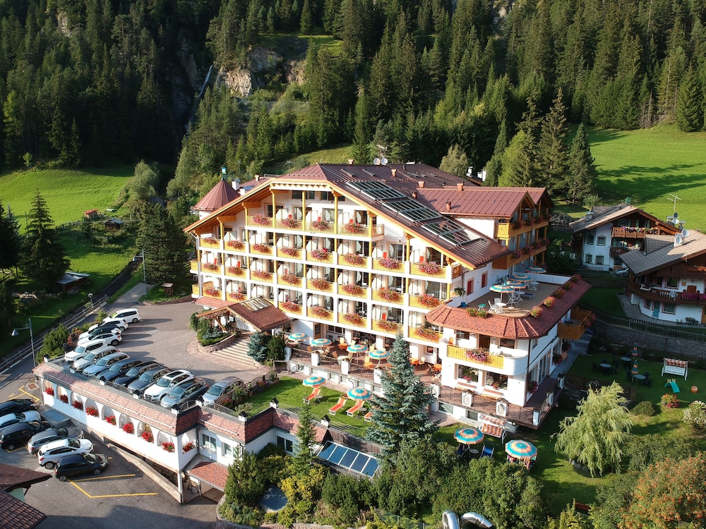 Hotel Cesa Tyrol 4/71