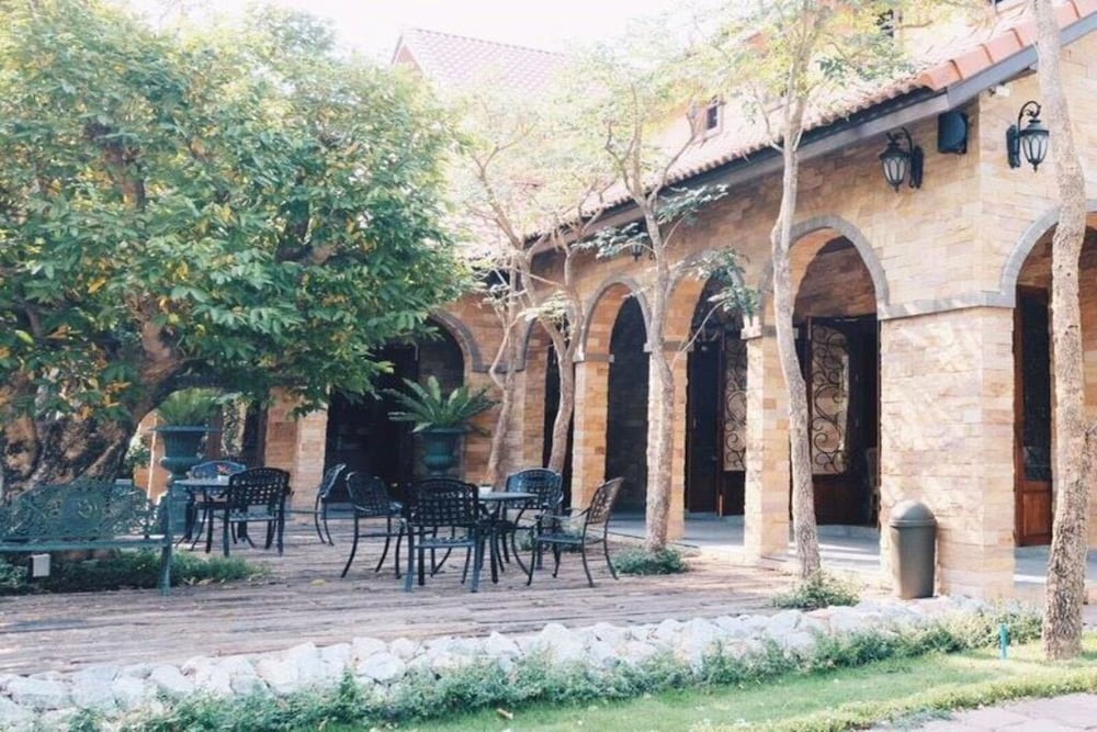 Chateau De Bear Hotel 2/28