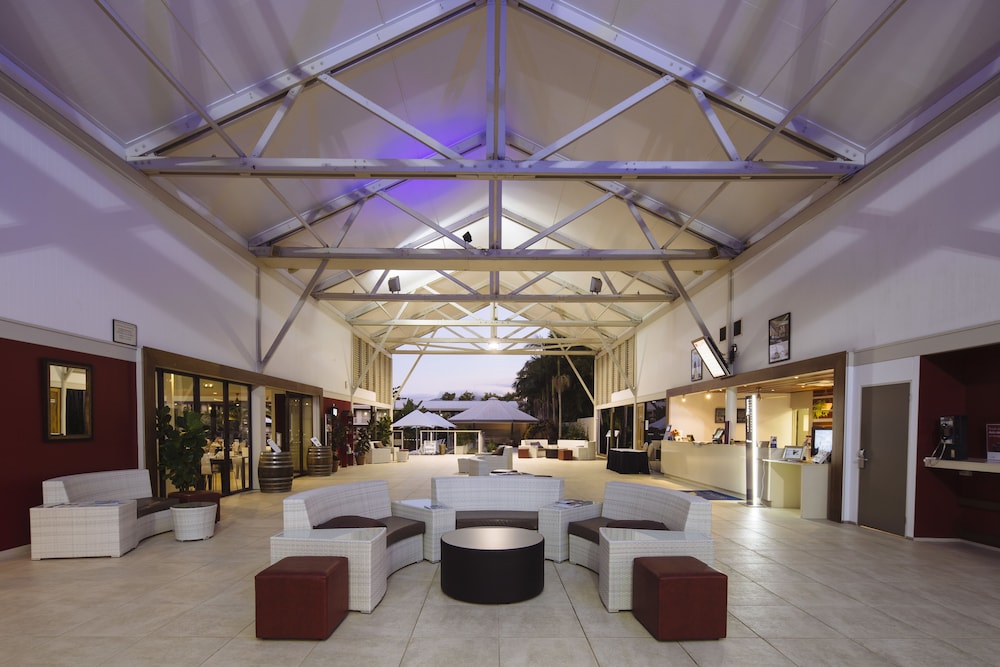 MERCURE TOWNSVILLE 48/61