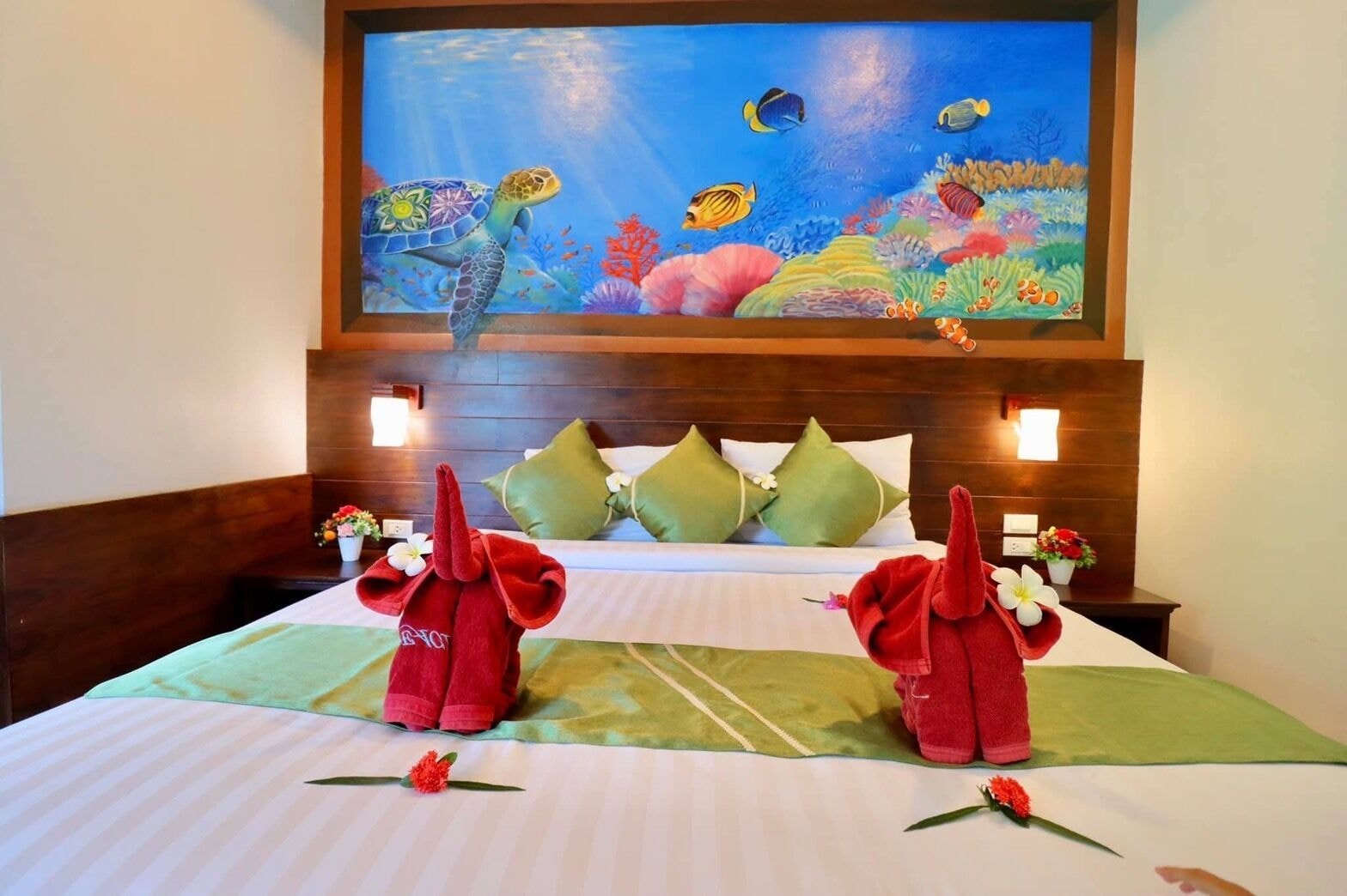 DELUXE, DOUBLE BED, GARDEN VIEW