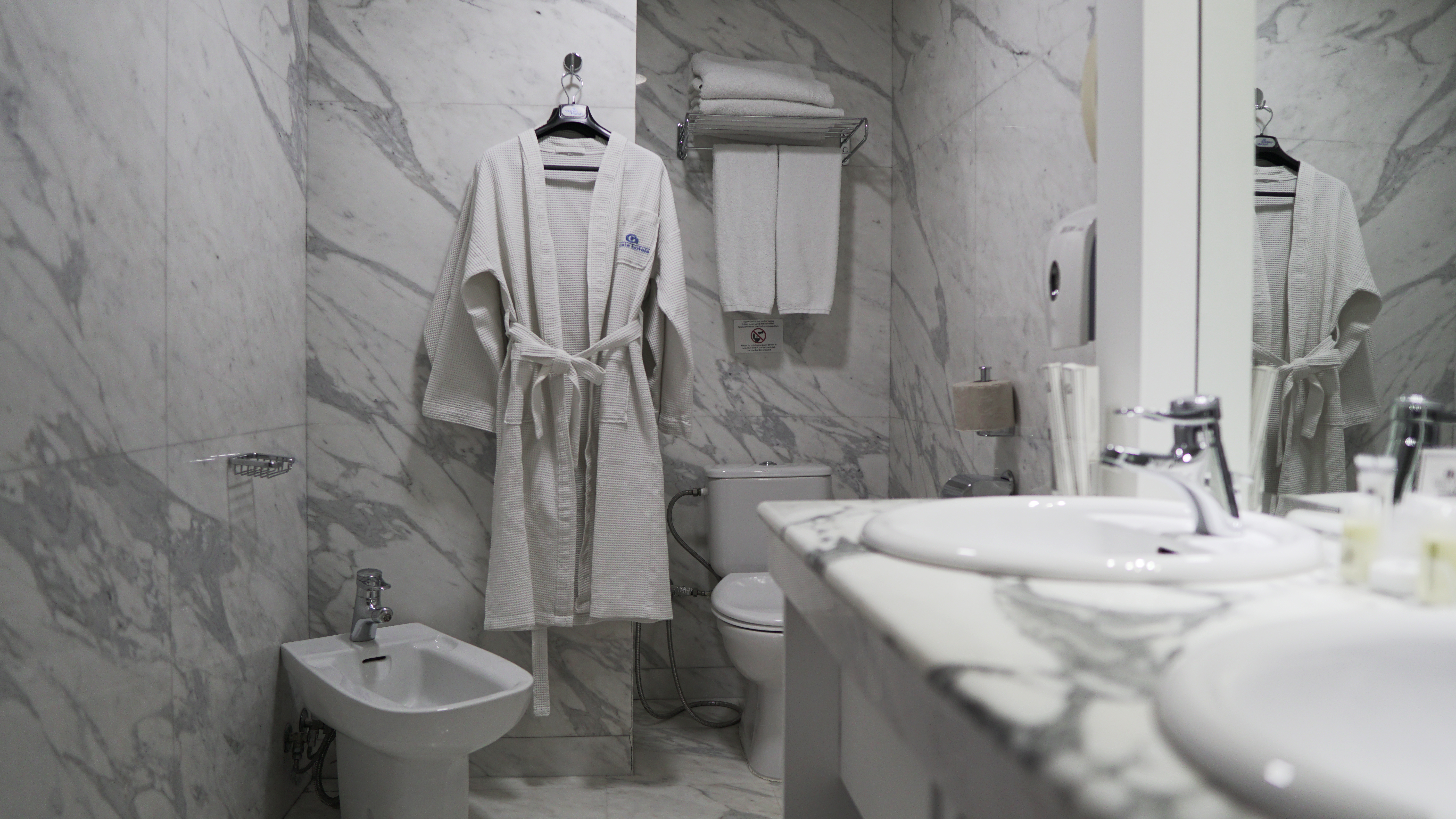جناح بزنس، Capsis Hotel Thessaloniki 3/4