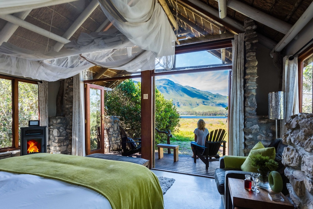 MOSAIC Lagoon Lodge 8/50