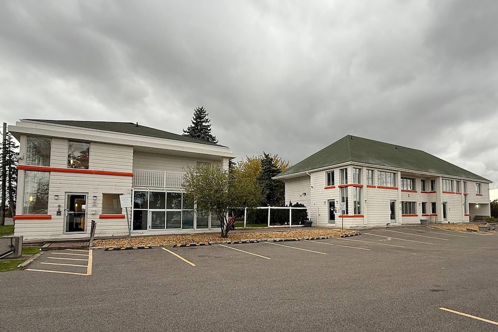 Howard Johnson by Wyndham Brampton 37/41