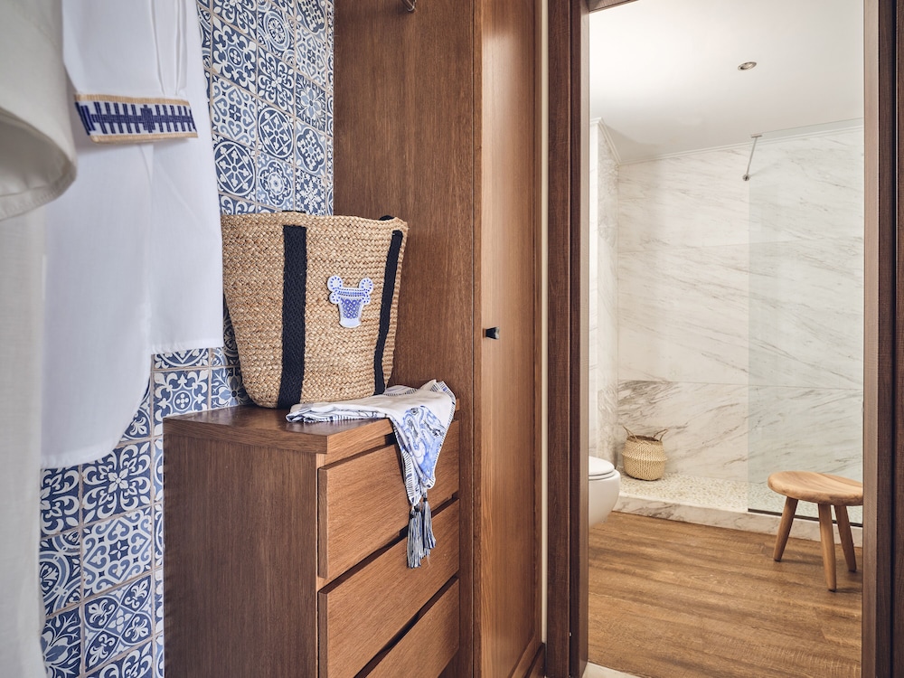 The Royal Blue Resort 33/79