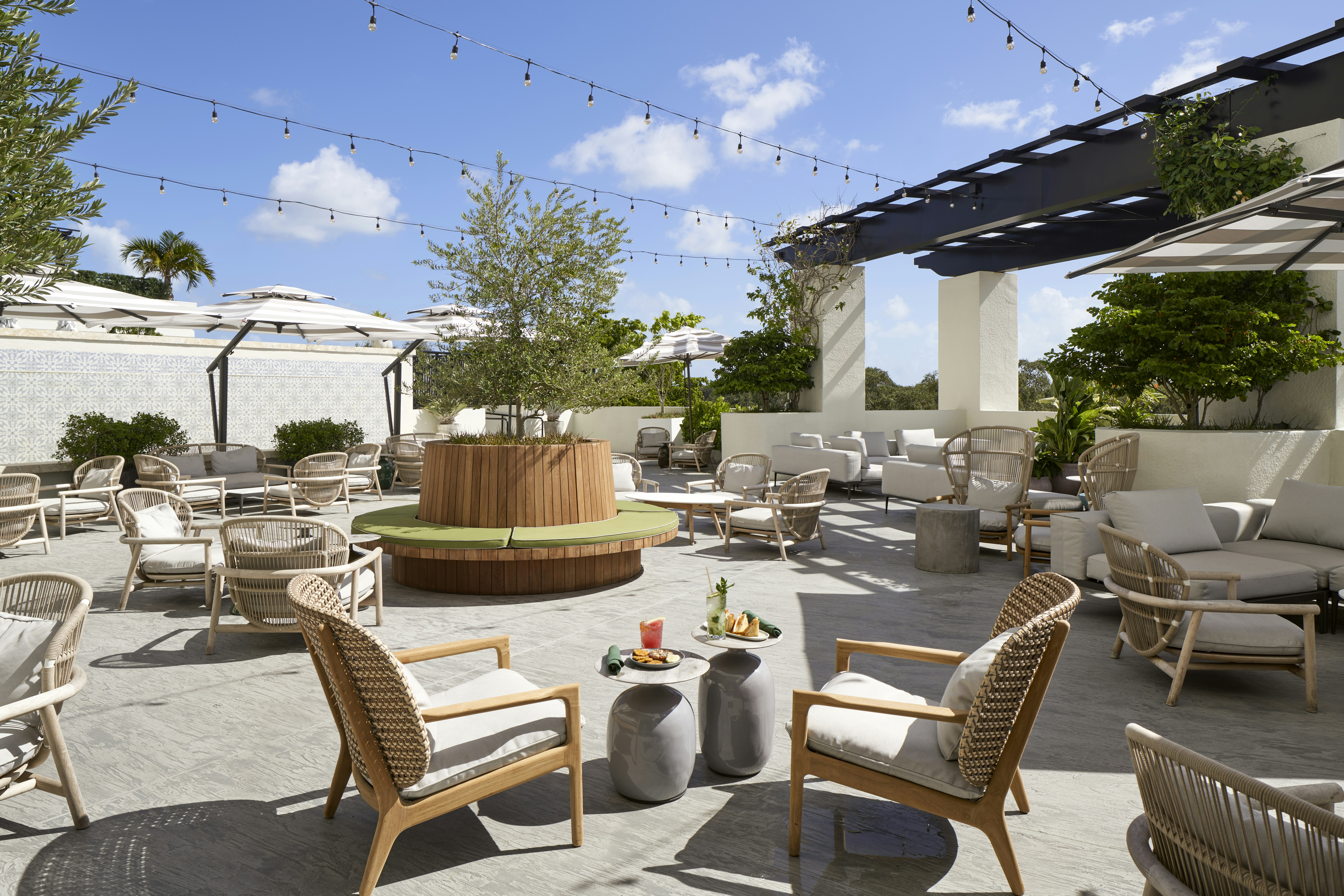 THesis Hotel Miami Coral Gables, Curio Collection by Hilton 63/80