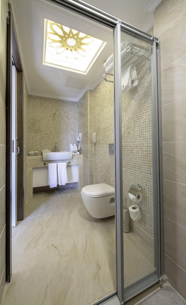 Standard, Sea View