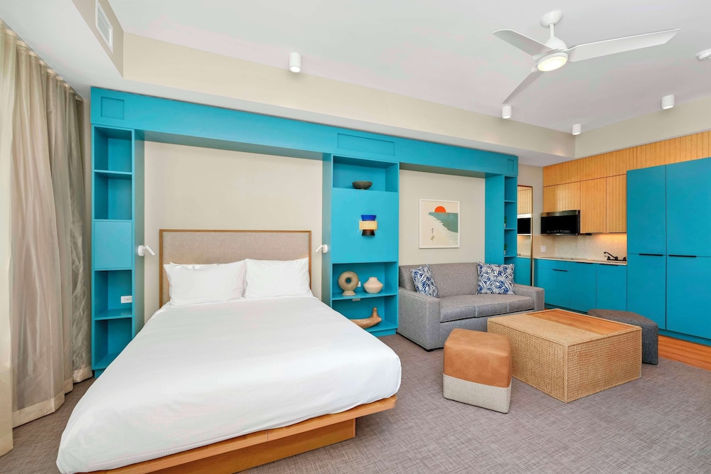 ROOM, QUEEN BED, ACCESSIBLE