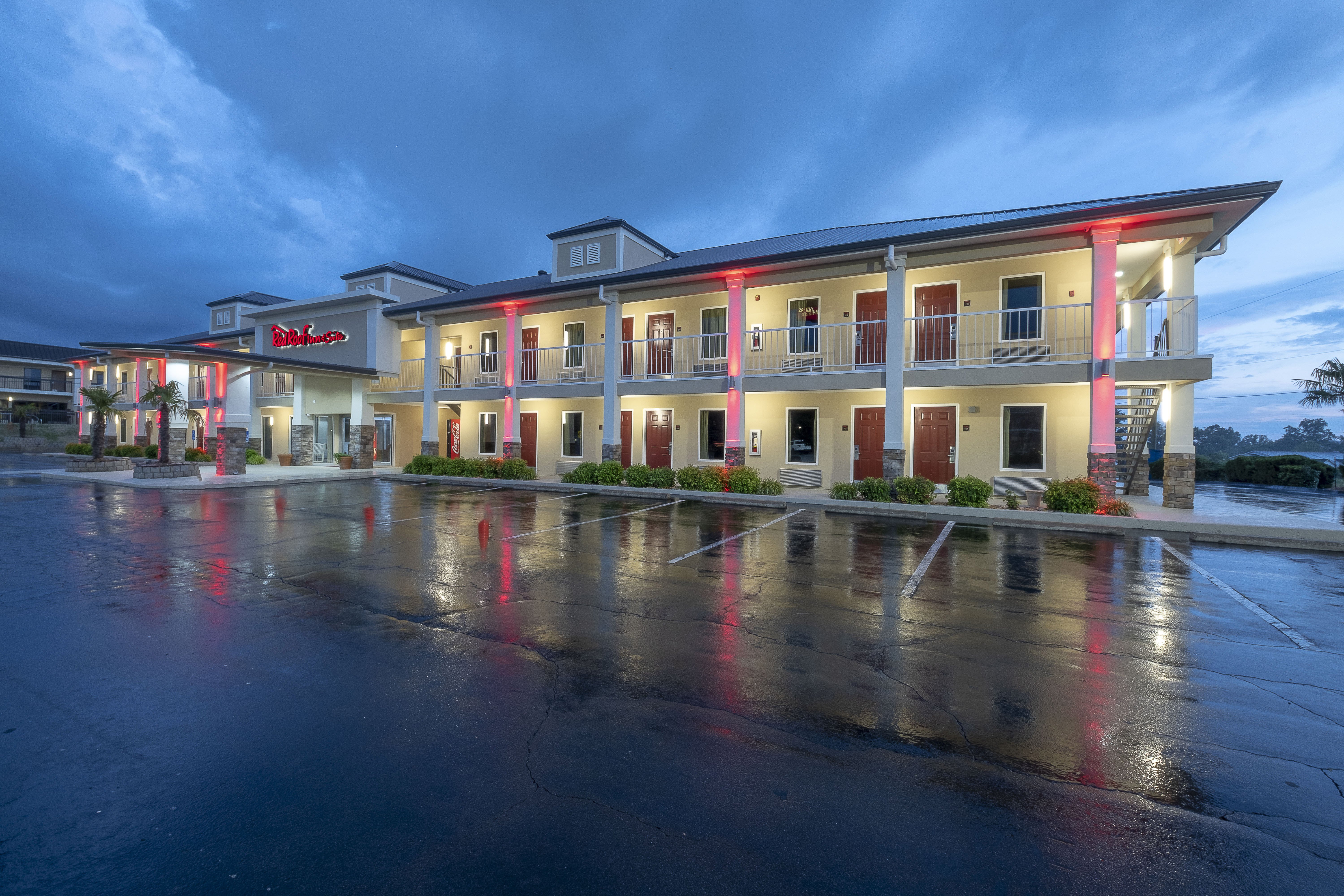Red Roof Inn & Suites Calhoun 4/34