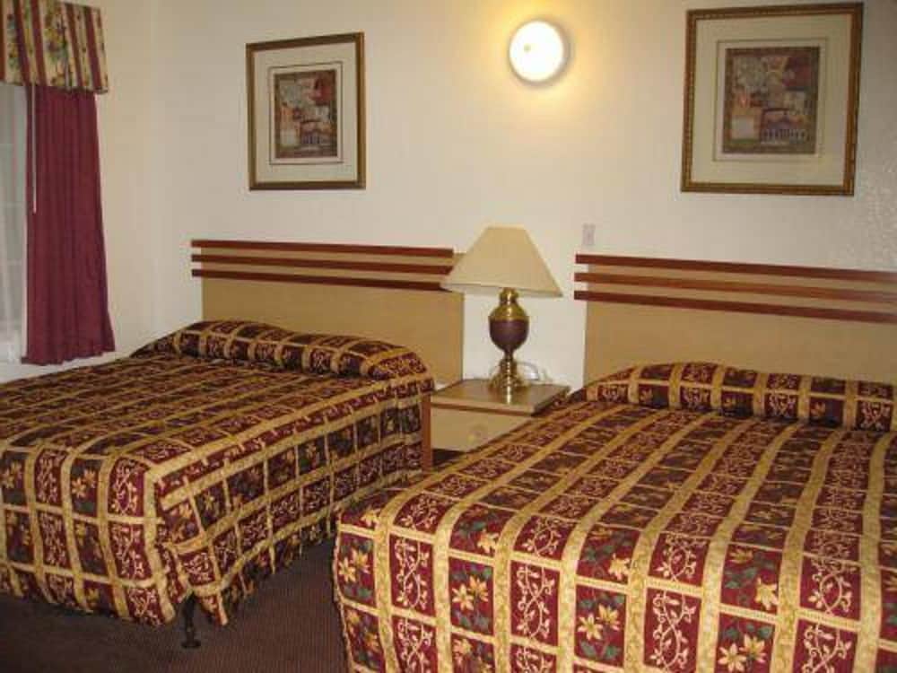 Palace Inn Oxnard 12/43