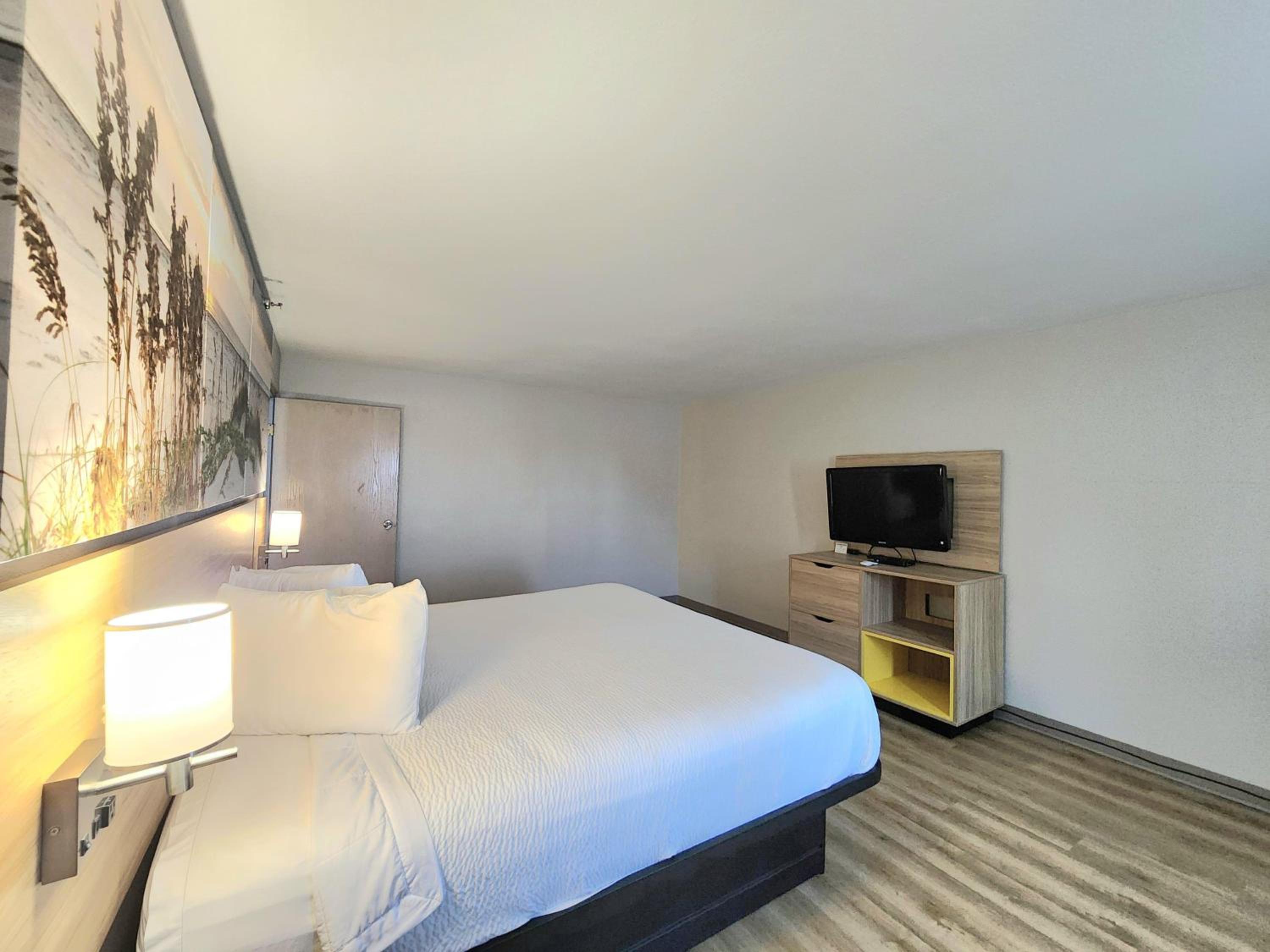 جناح ديلوكس بسرير كينج، Days Inn Suites By Wyndham Corpus Christi Central 4/4