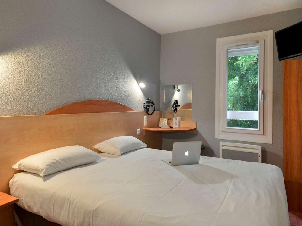 KYRIAD DIRECT Orleans - La Chapelle St Mesmin 22/57