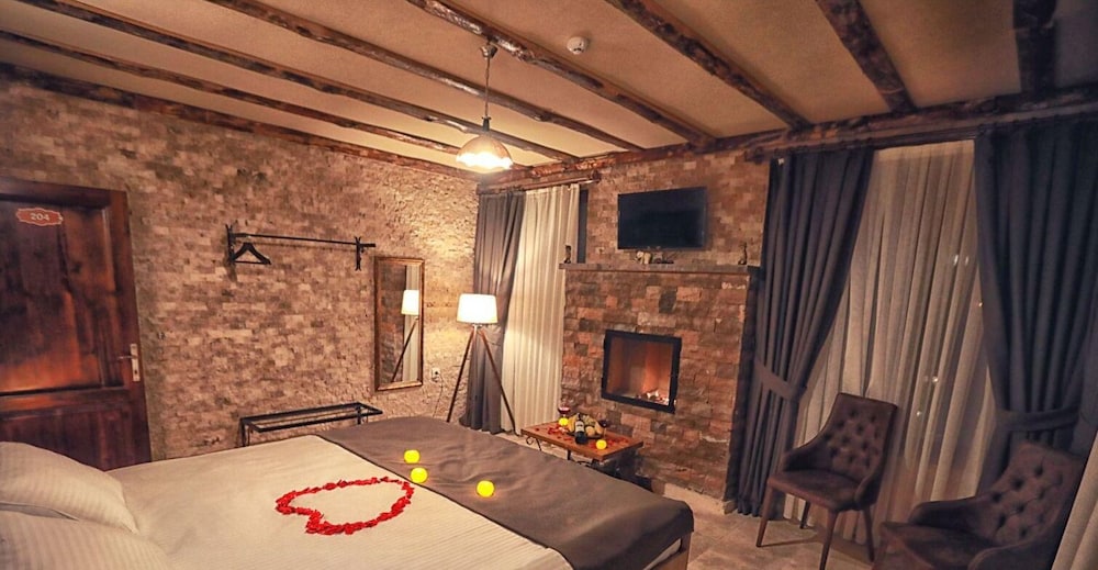 Calina Otel 23/50