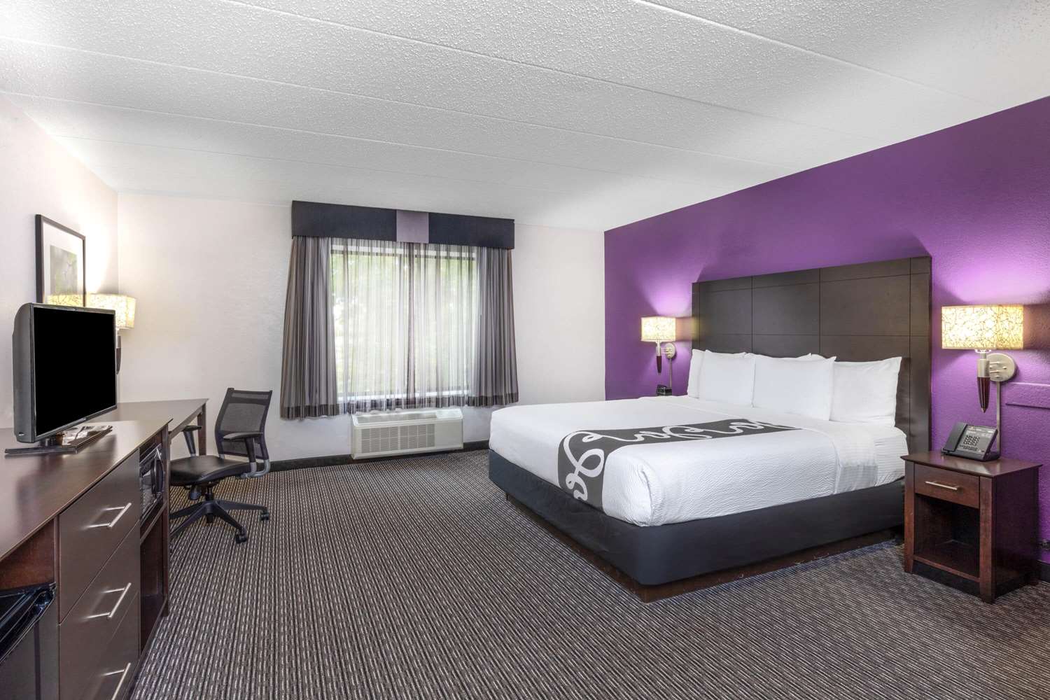 La Quinta Inn & Suites by Wyndham Clifton/Rutherford 9/50