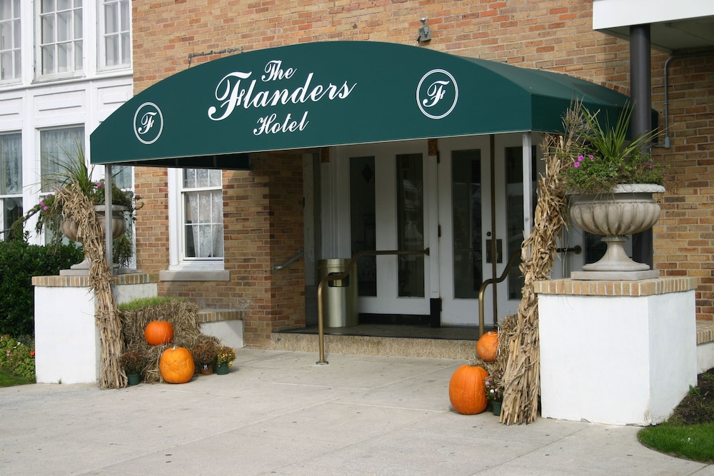 The Flanders Hotel 4/80