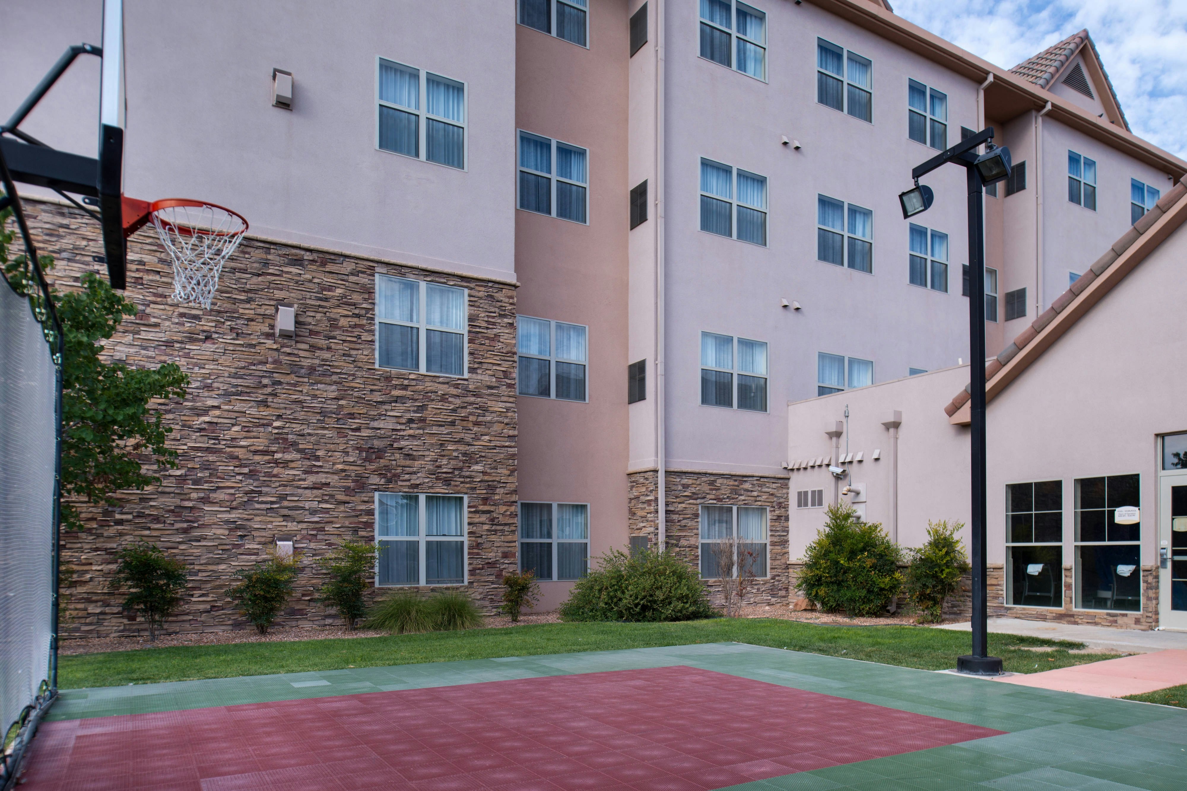 Residence Inn Albuquerque Airport 8/52