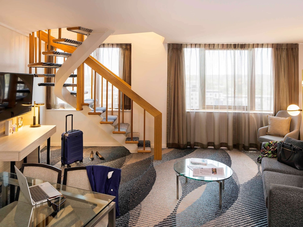 NOVOTEL SYDNEY PARRAMATTA 48/70