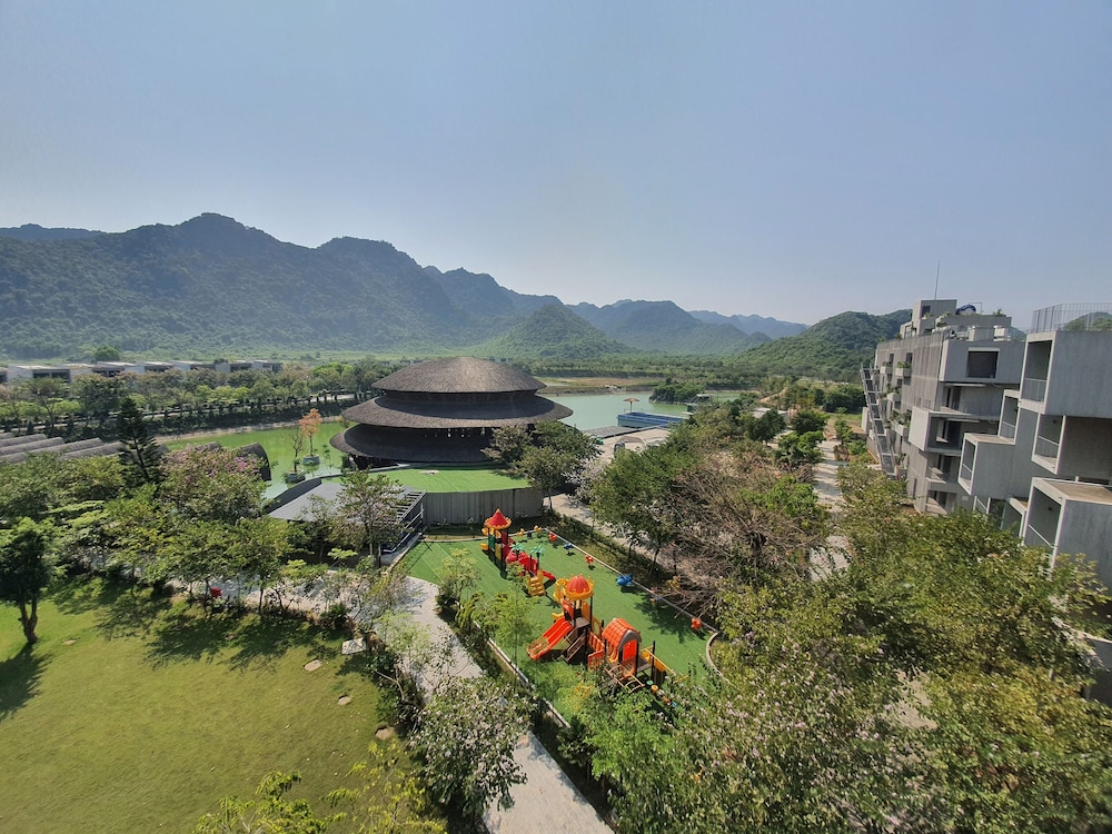 Wyndham Grand Vedana Ninh Binh 57/66