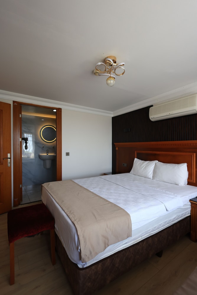 Hotel New House 33/68