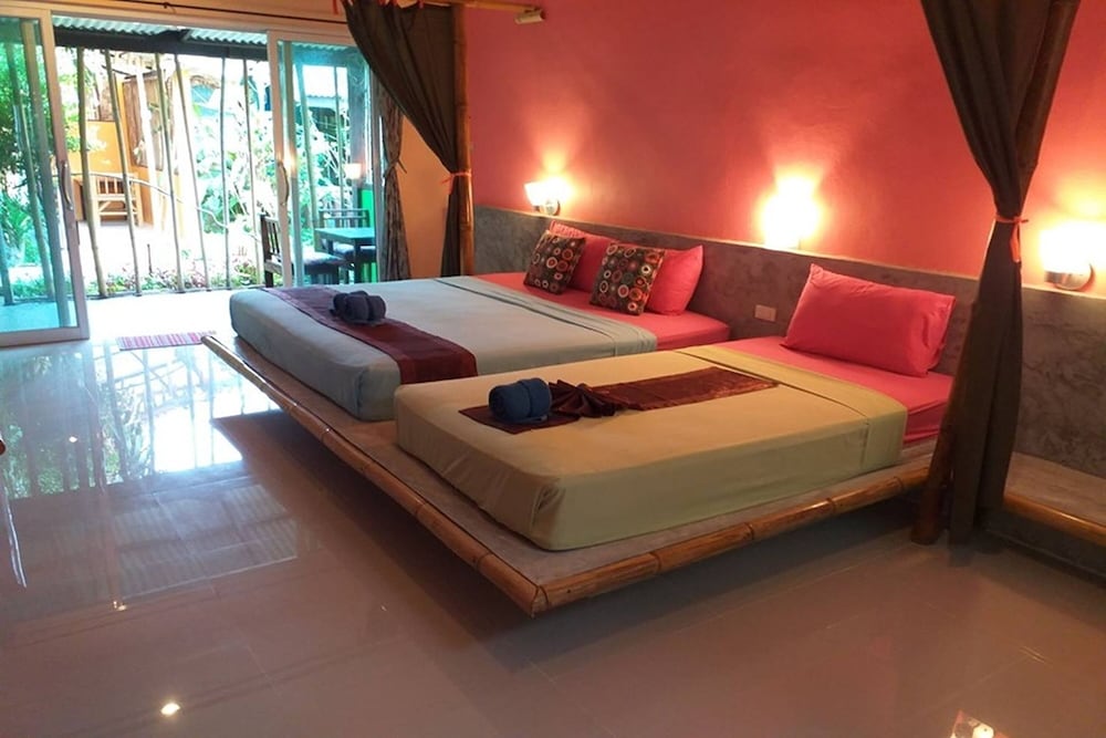Cha Ba Lanta Resort Bungalows 17/75