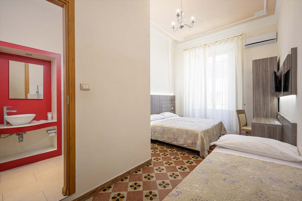 Astrid Hotel 27/74