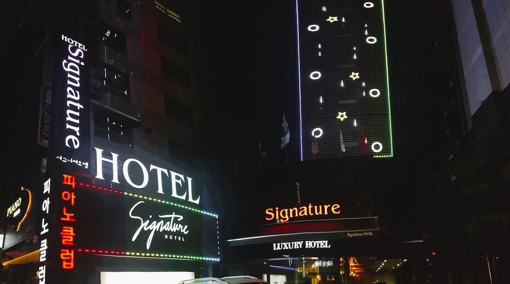 Hotel Signature 3/62