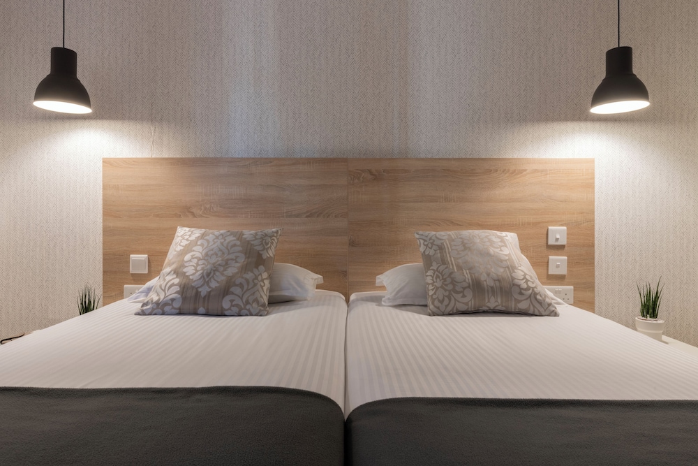 Plaza Regency Hotels 14/50