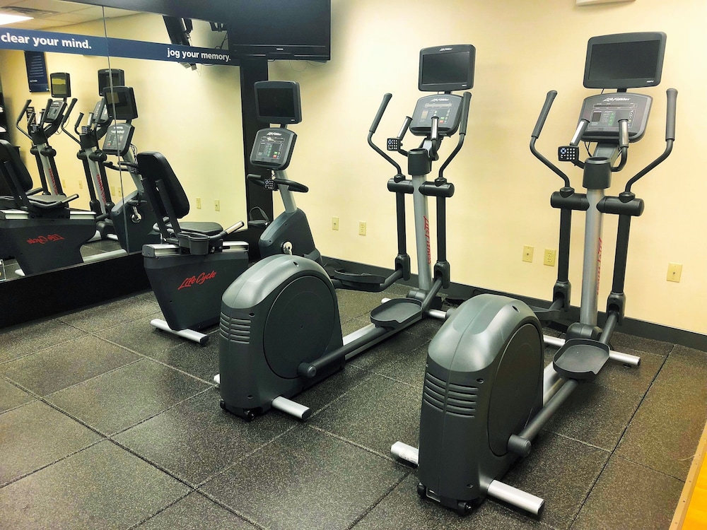 Hampton Inn Suites Fairfield 16/61